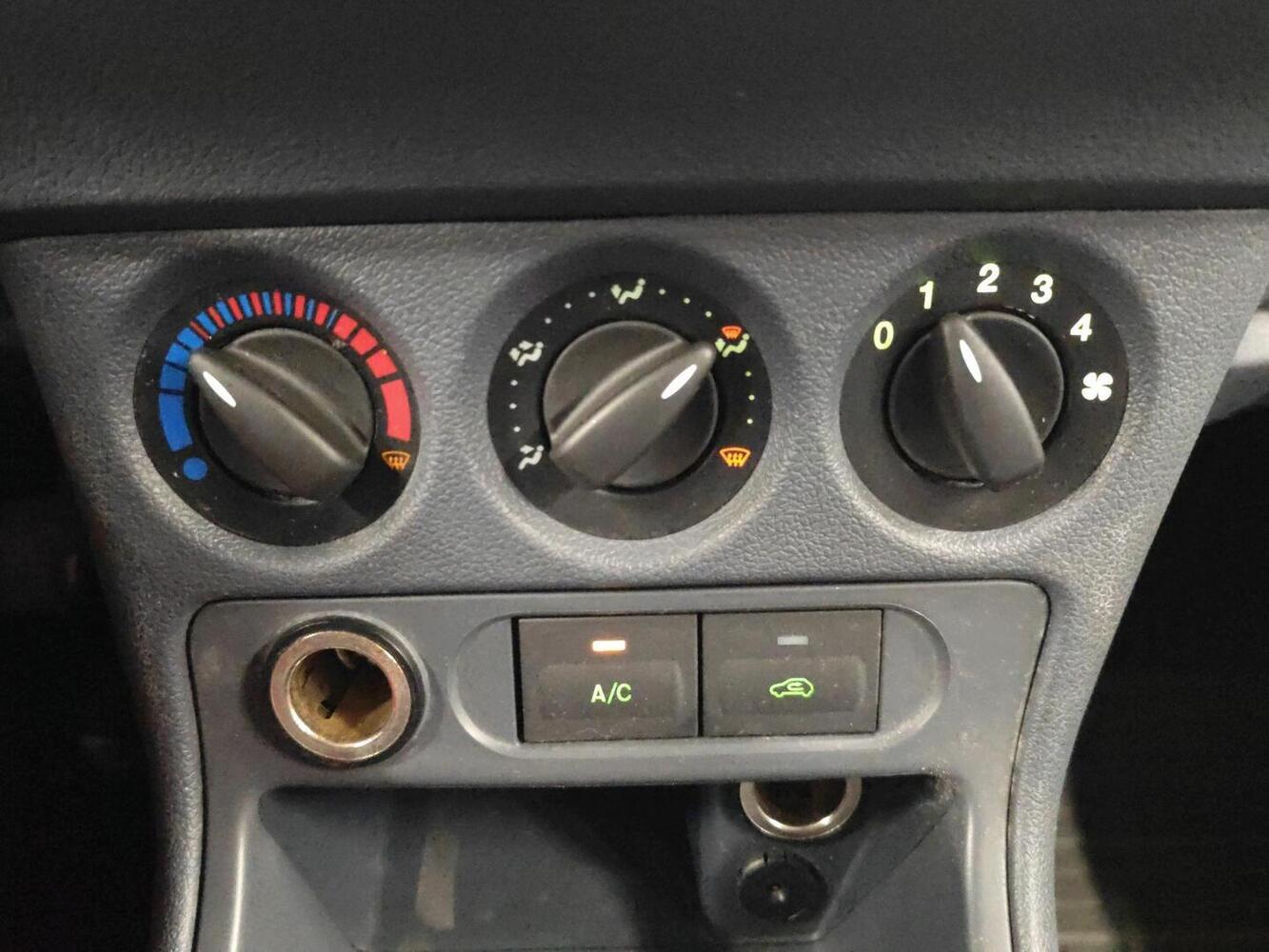 Ford Transit Connect vaihtoauto
