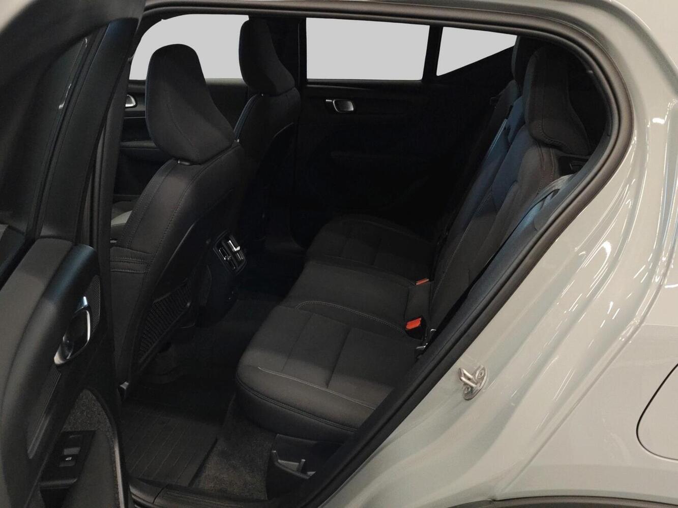 Volvo EX40 vaihtoauto