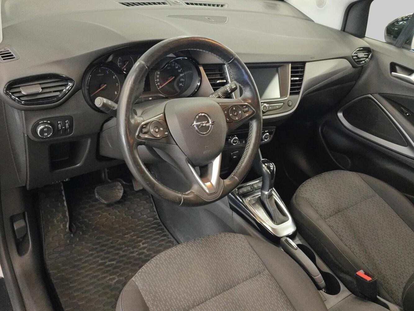 Opel Crossland X vaihtoauto