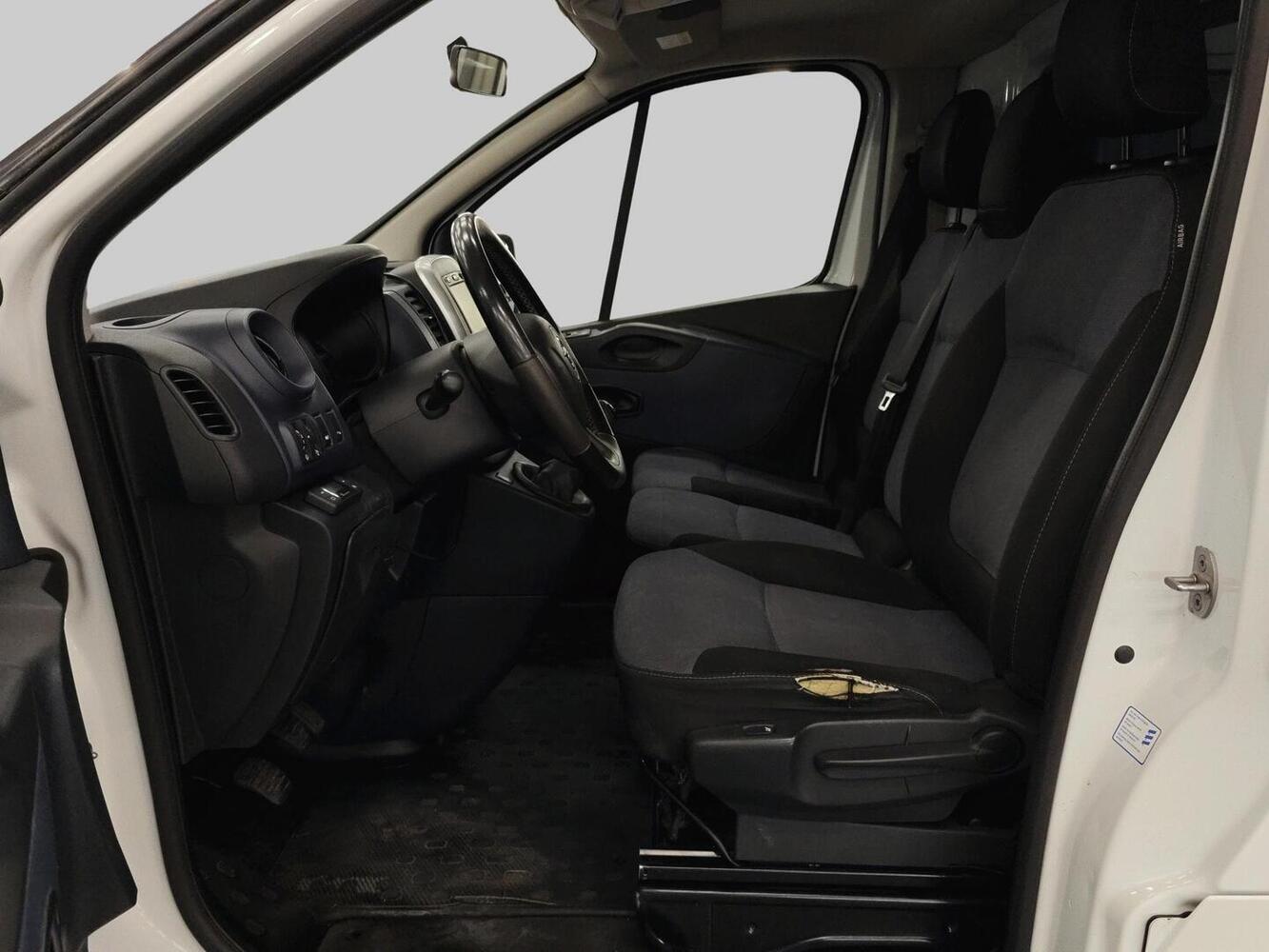 Opel Vivaro vaihtoauto