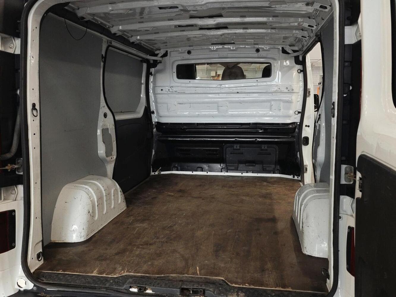 Opel Vivaro vaihtoauto