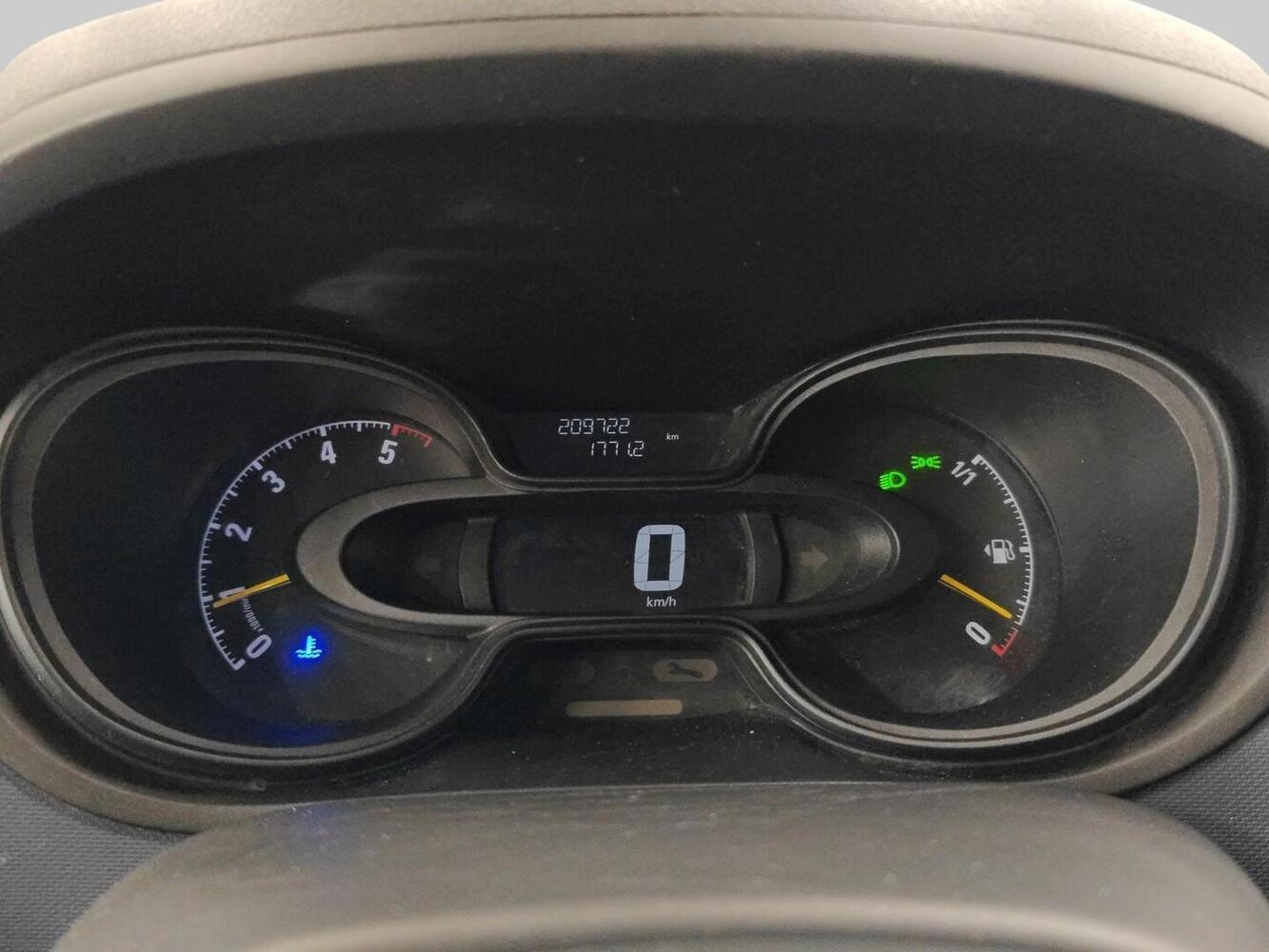 Opel Vivaro vaihtoauto