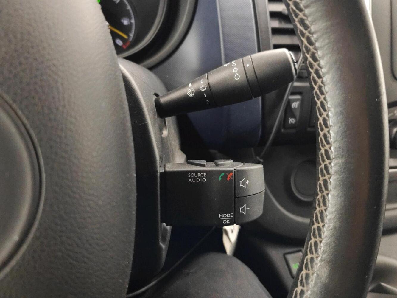 Opel Vivaro vaihtoauto