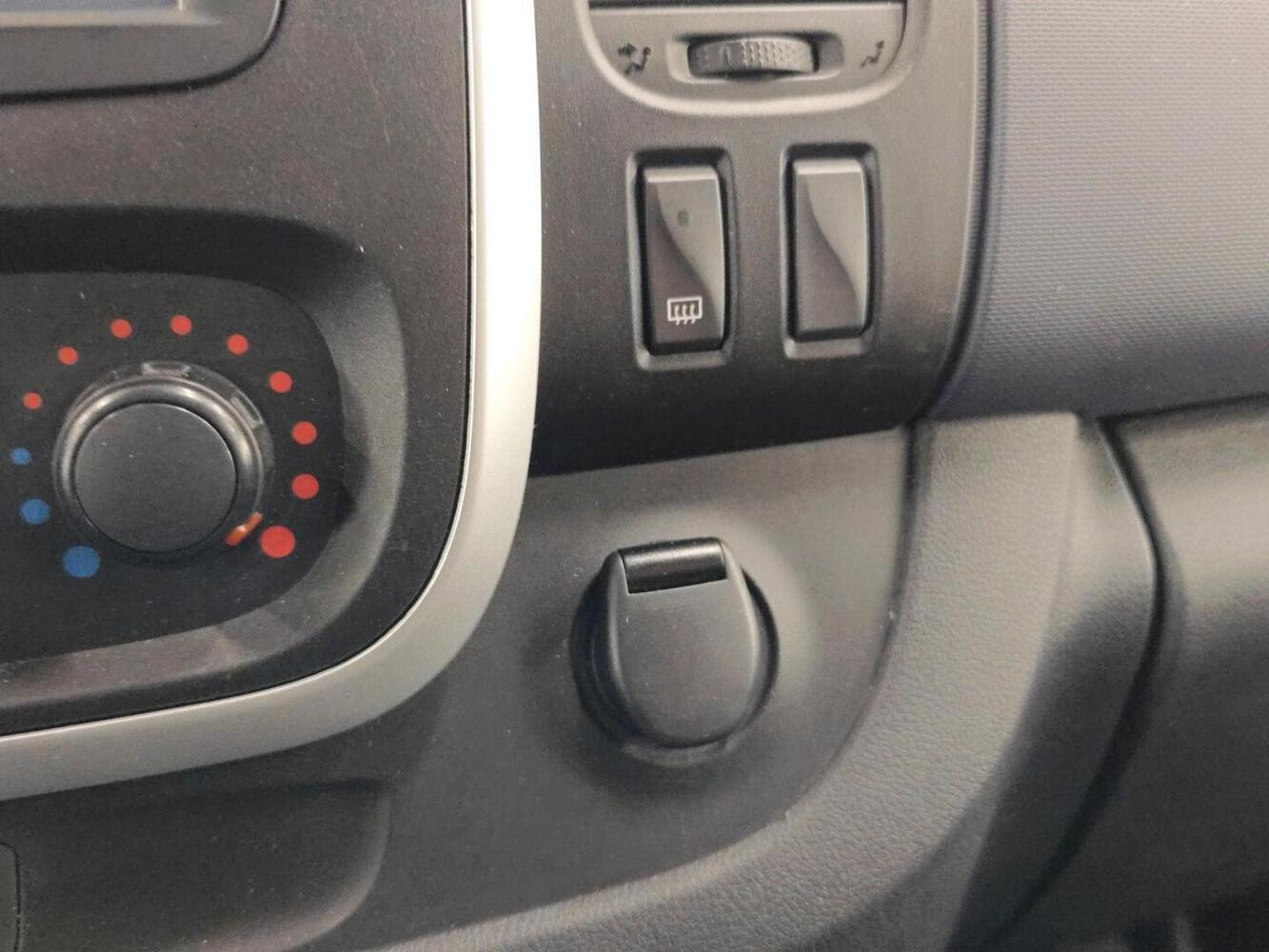 Opel Vivaro vaihtoauto