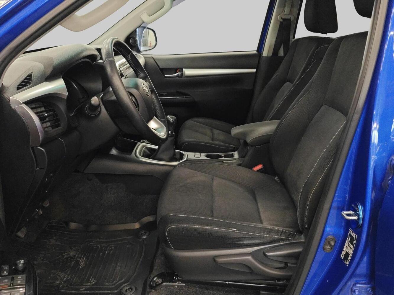 Toyota Hilux vaihtoauto