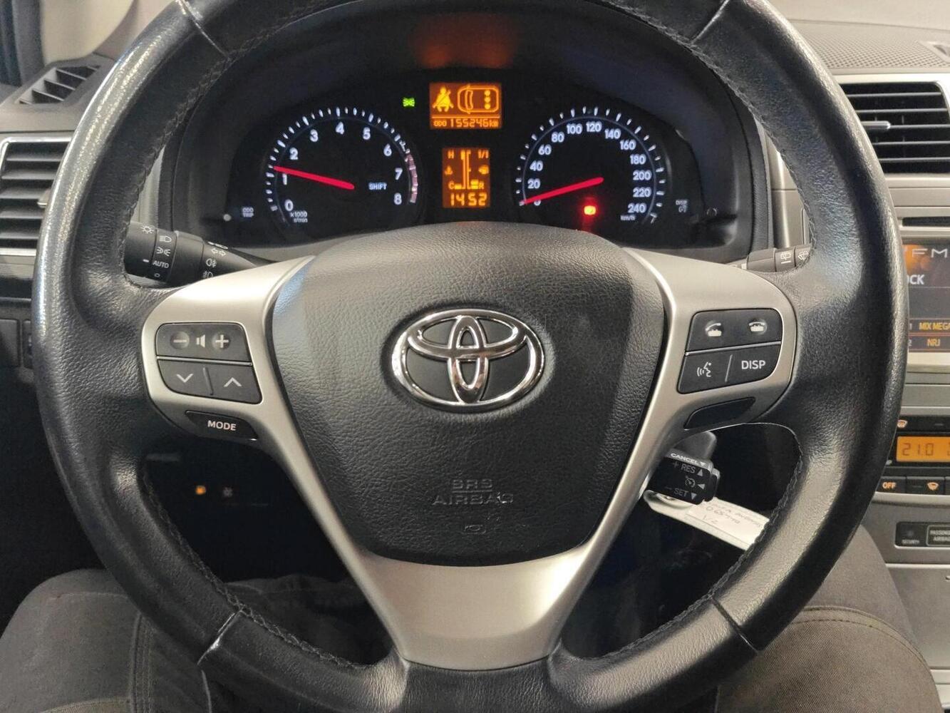 Toyota Avensis vaihtoauto