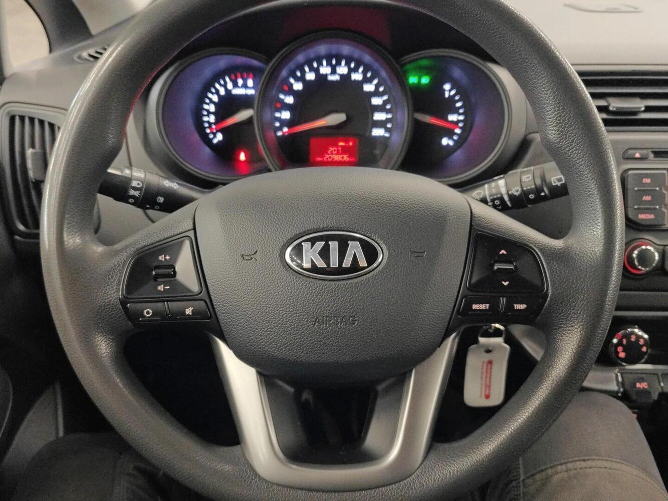 Kia Rio vaihtoauto