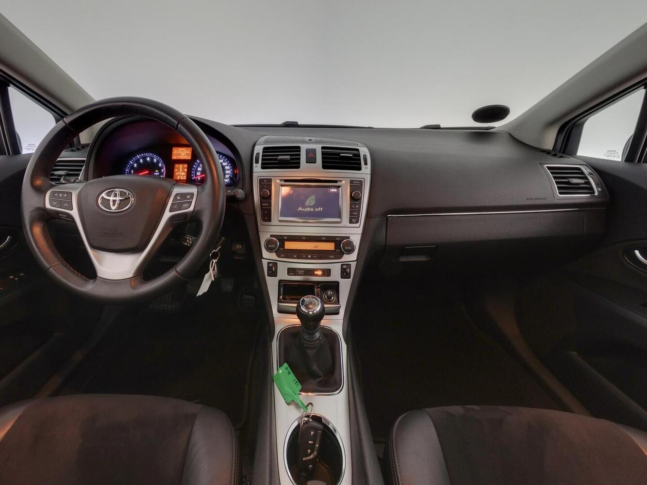 Toyota Avensis vaihtoauto