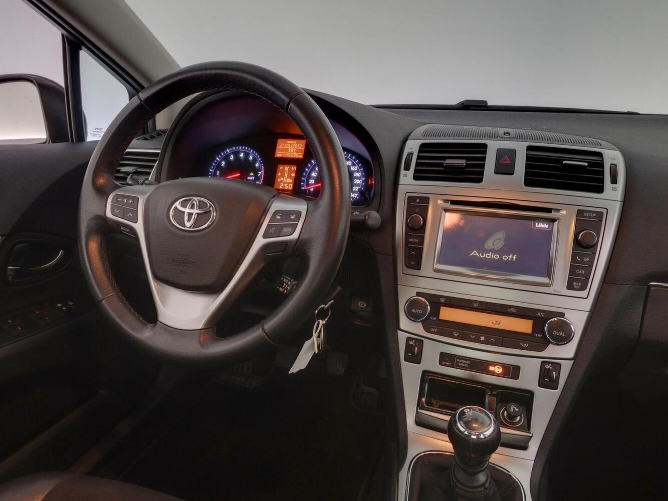 Toyota Avensis vaihtoauto