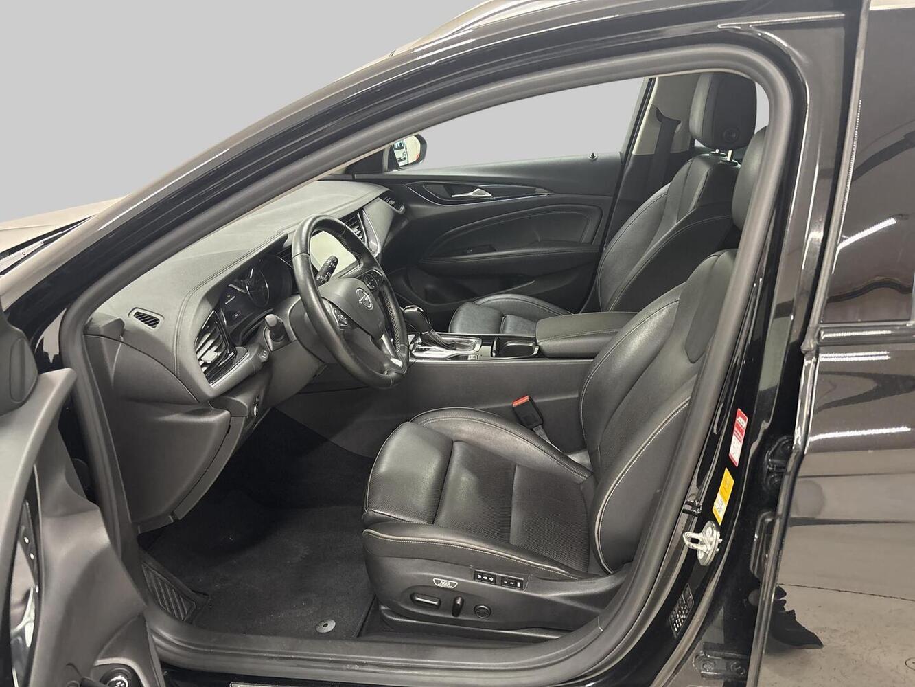 Opel Insignia vaihtoauto