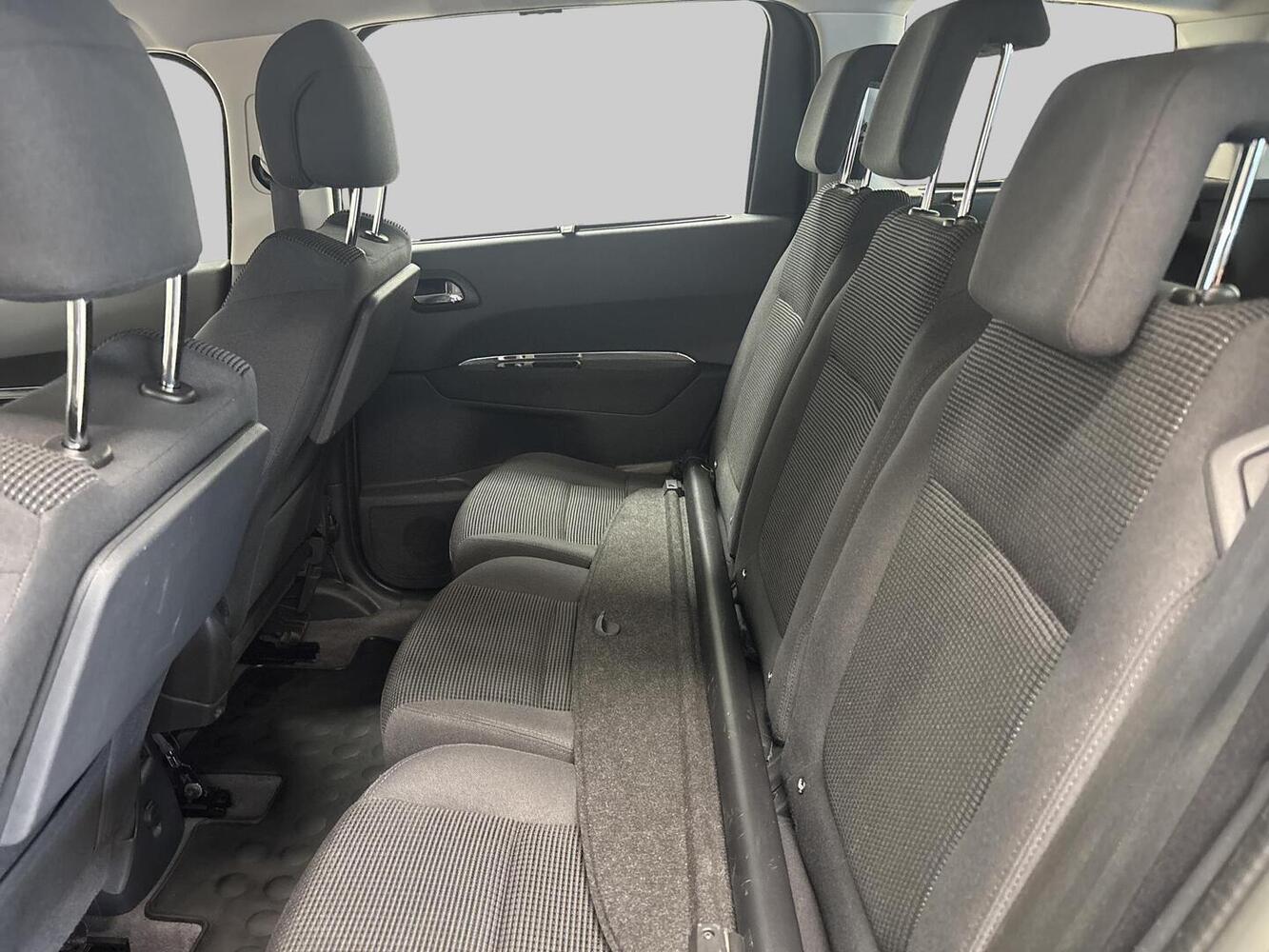 Peugeot 5008 vaihtoauto