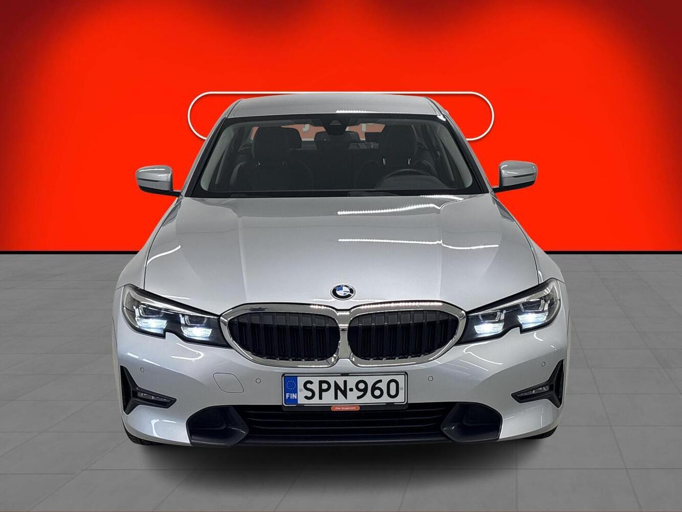 BMW 330 vaihtoauto