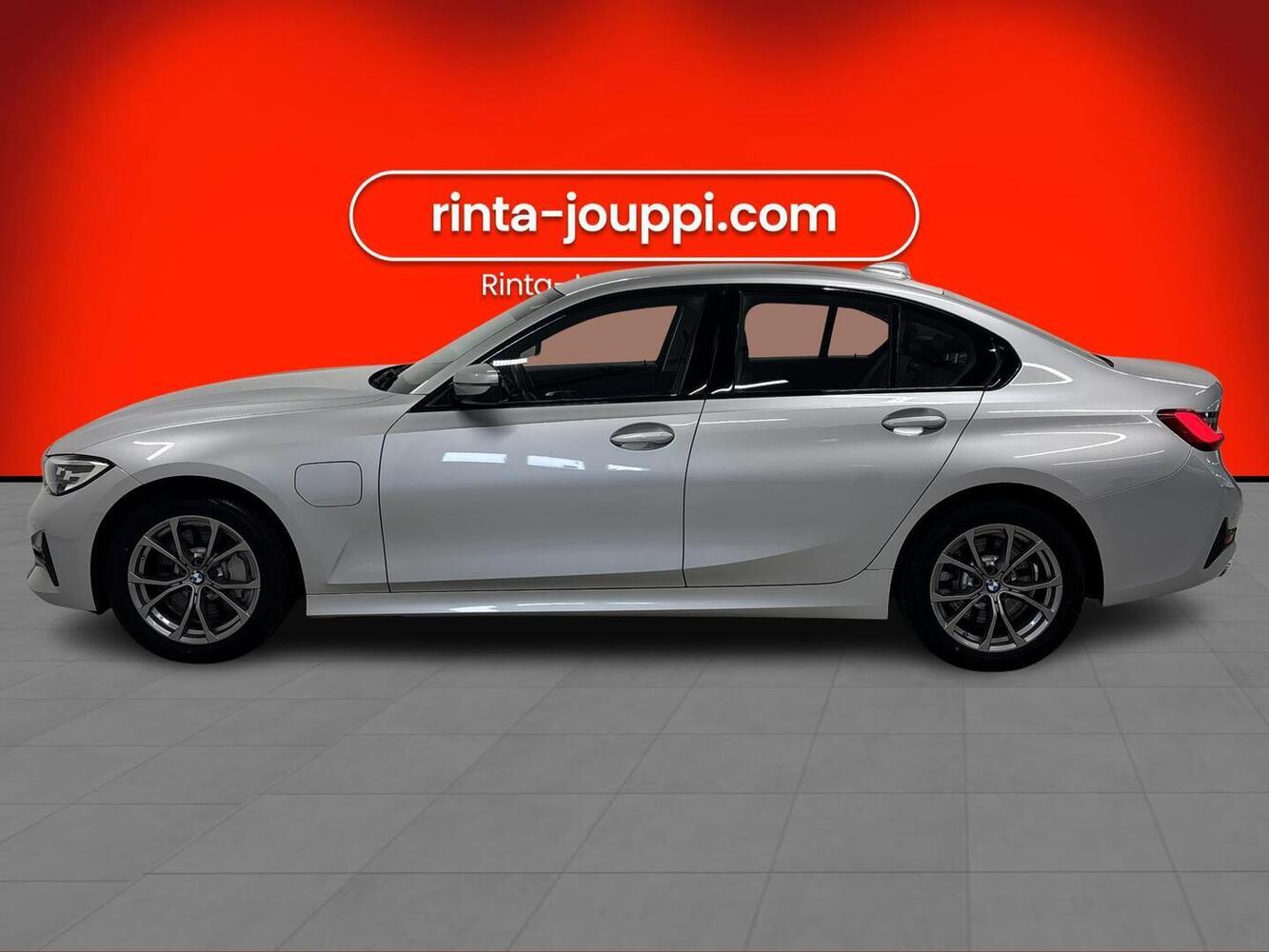 BMW 330 vaihtoauto