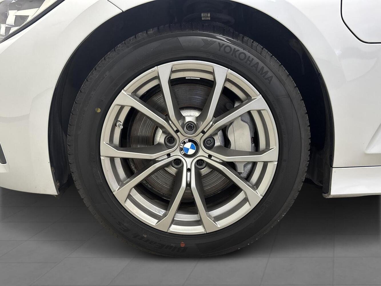 BMW 330 vaihtoauto