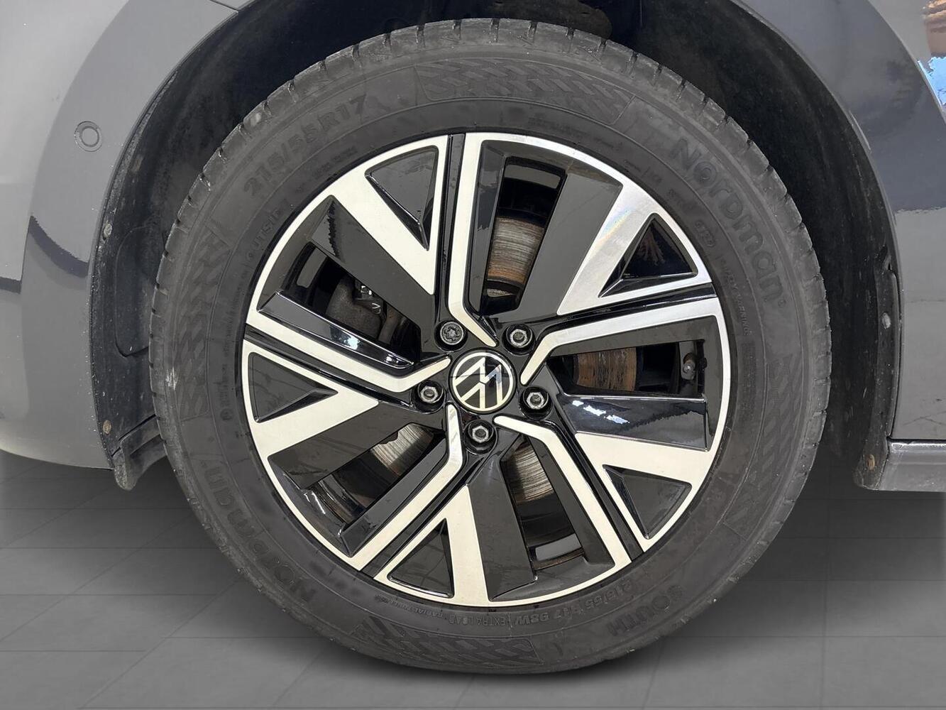 Volkswagen Touran vaihtoauto