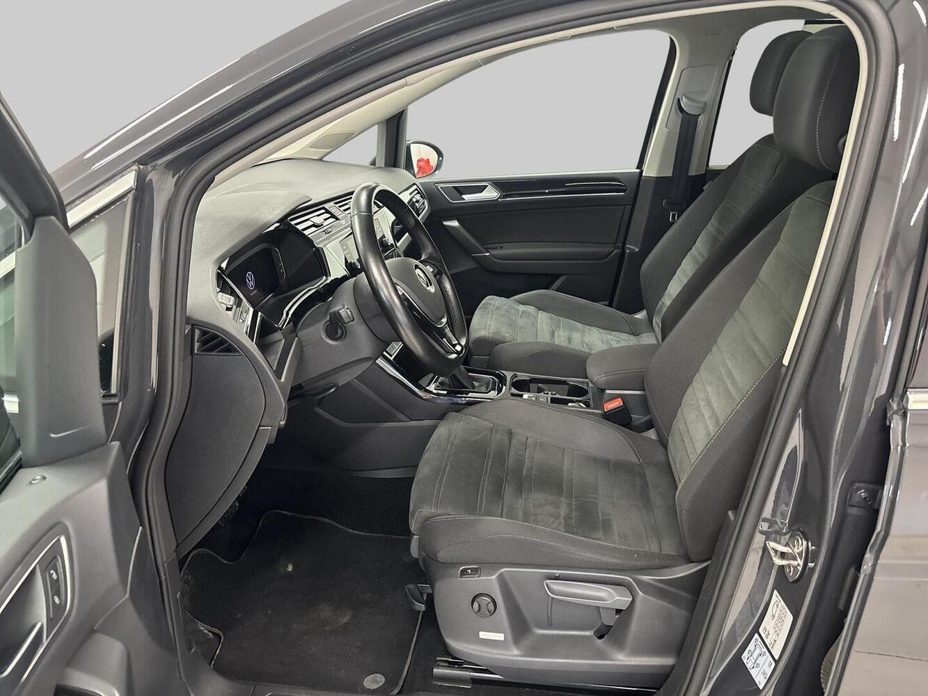 Volkswagen Touran vaihtoauto