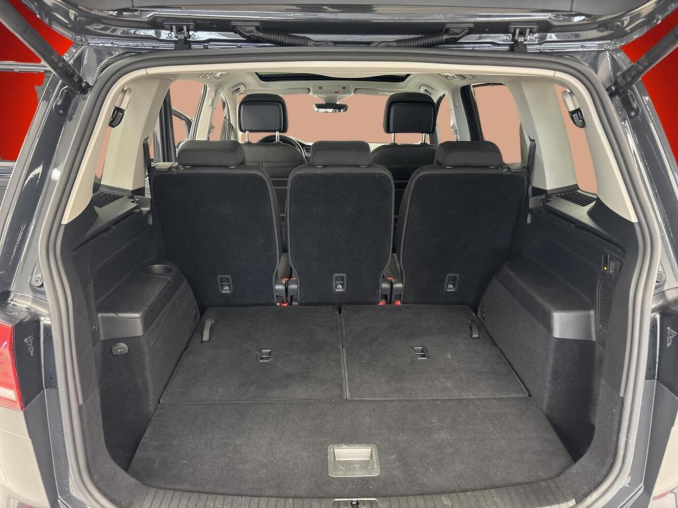 Volkswagen Touran vaihtoauto