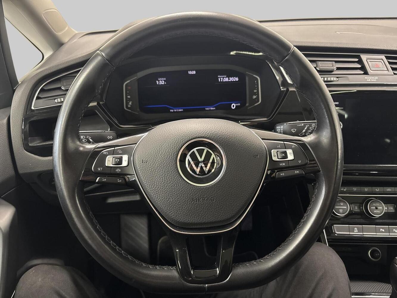 Volkswagen Touran vaihtoauto