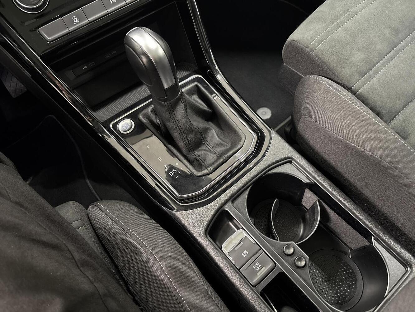 Volkswagen Touran vaihtoauto