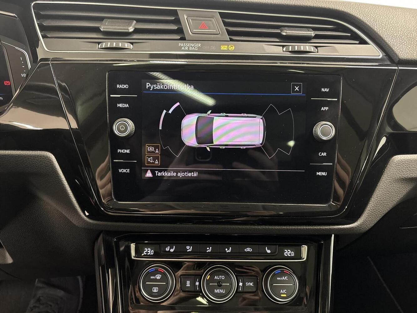 Volkswagen Touran vaihtoauto