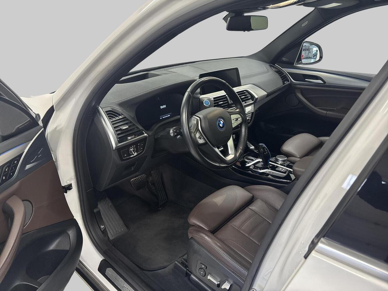 BMW iX3 vaihtoauto