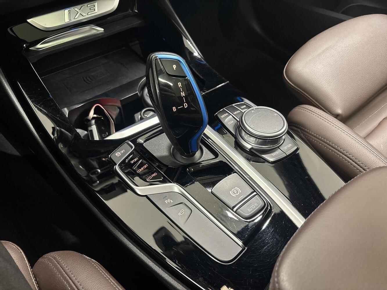 BMW iX3 vaihtoauto