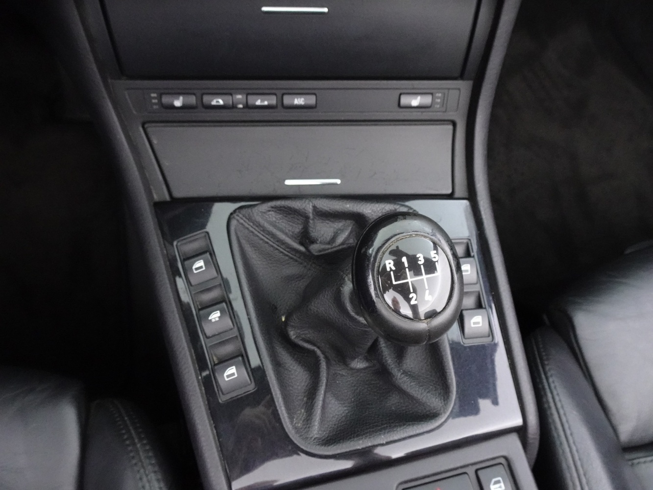 BMW 323 vaihtoauto