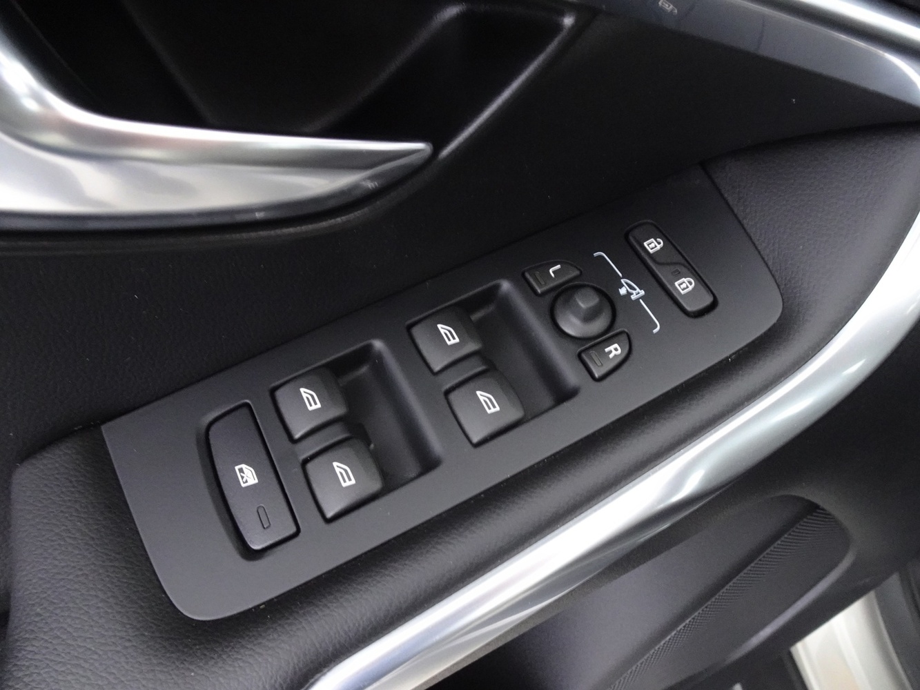 Volvo V40 Cross Country vaihtoauto