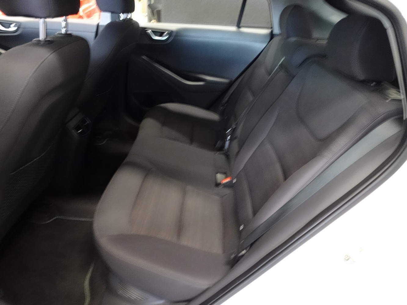 Hyundai IONIQ hybrid vaihtoauto