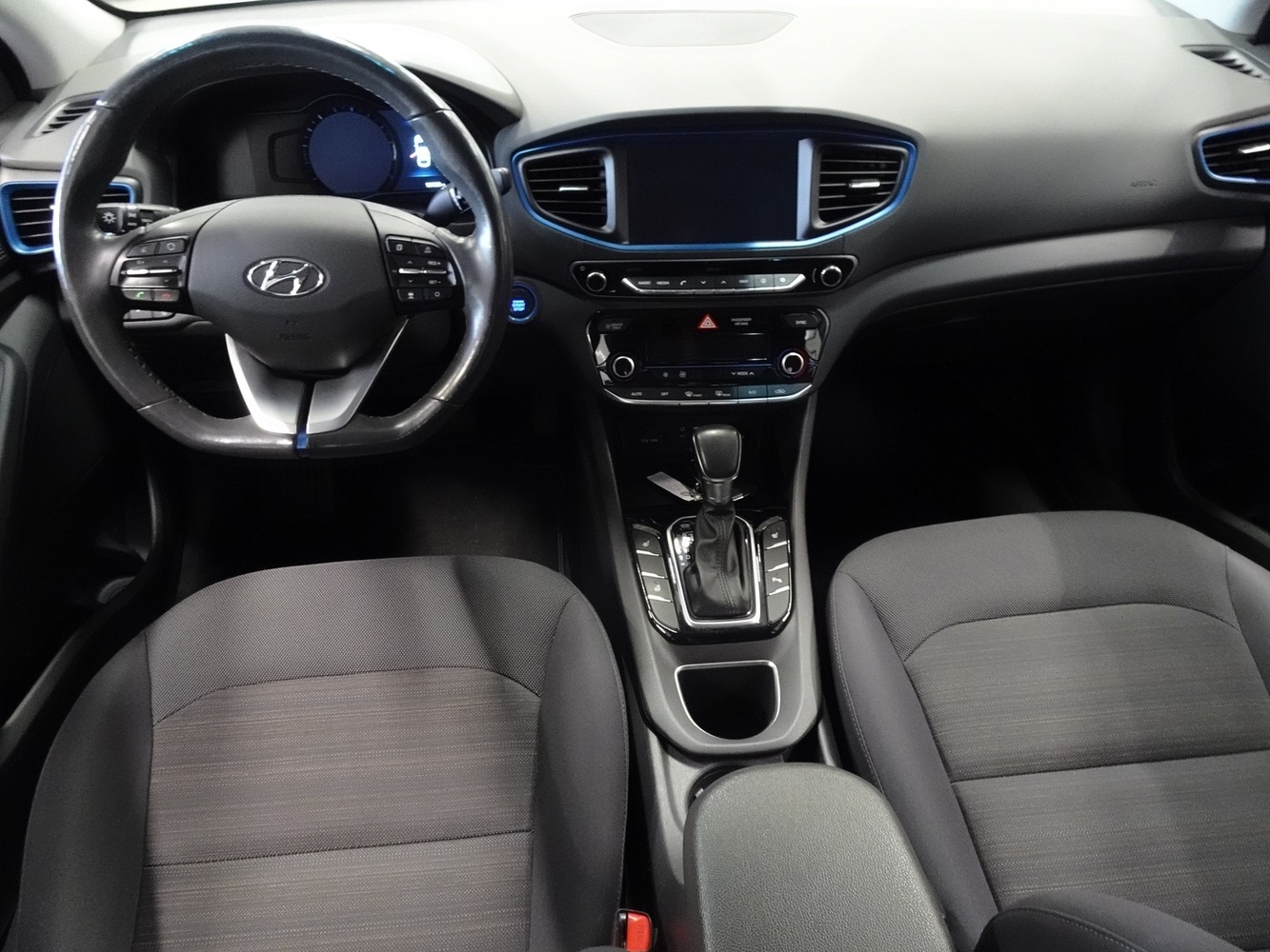 Hyundai IONIQ hybrid vaihtoauto