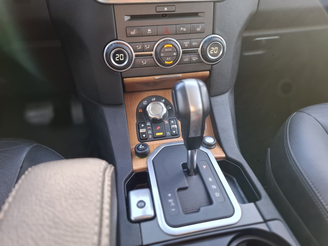 Land Rover Discovery vaihtoauto