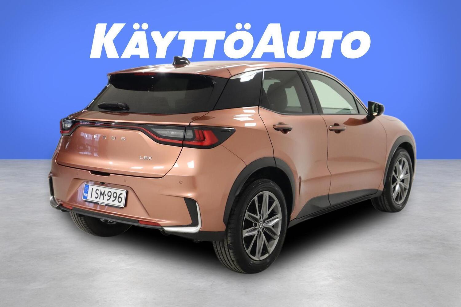 Lexus LBX vaihtoauto