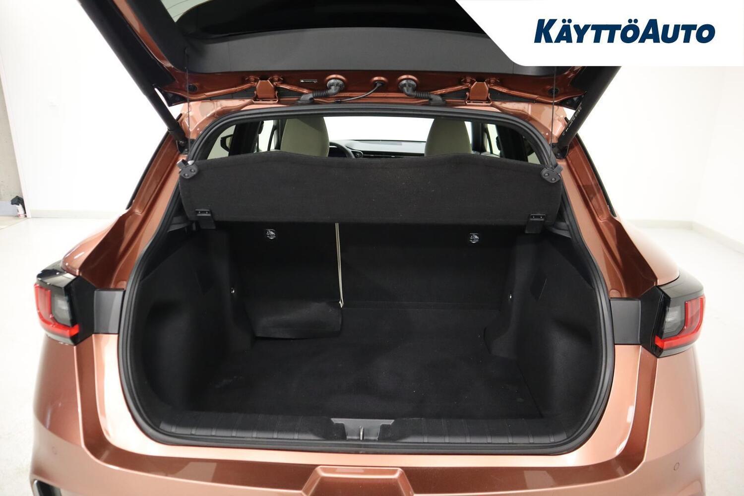 Lexus LBX vaihtoauto