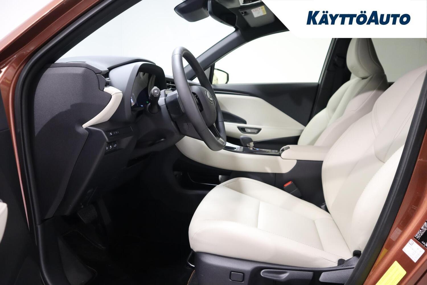 Lexus LBX vaihtoauto