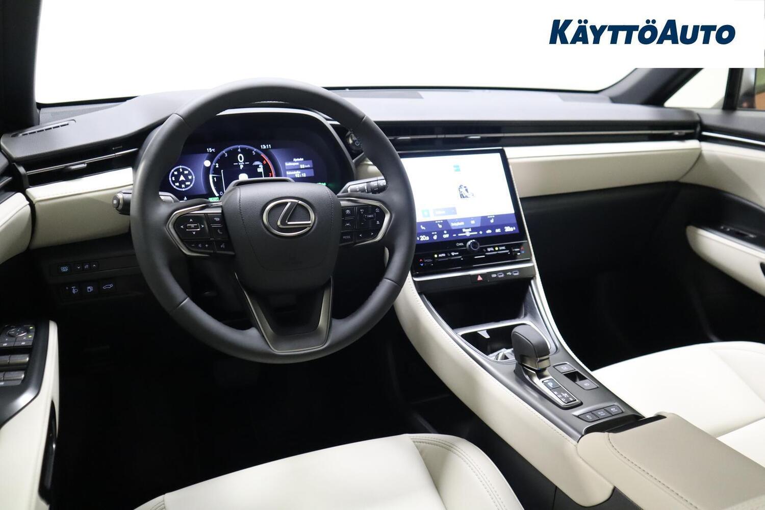 Lexus LBX vaihtoauto