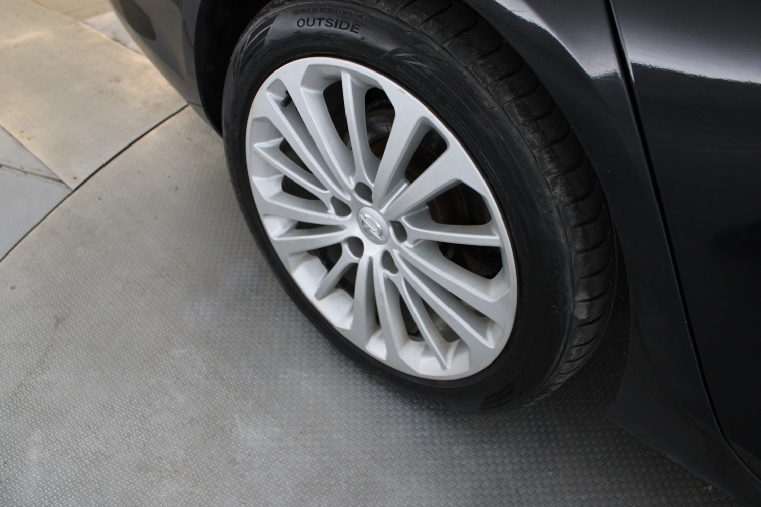Opel Insignia vaihtoauto