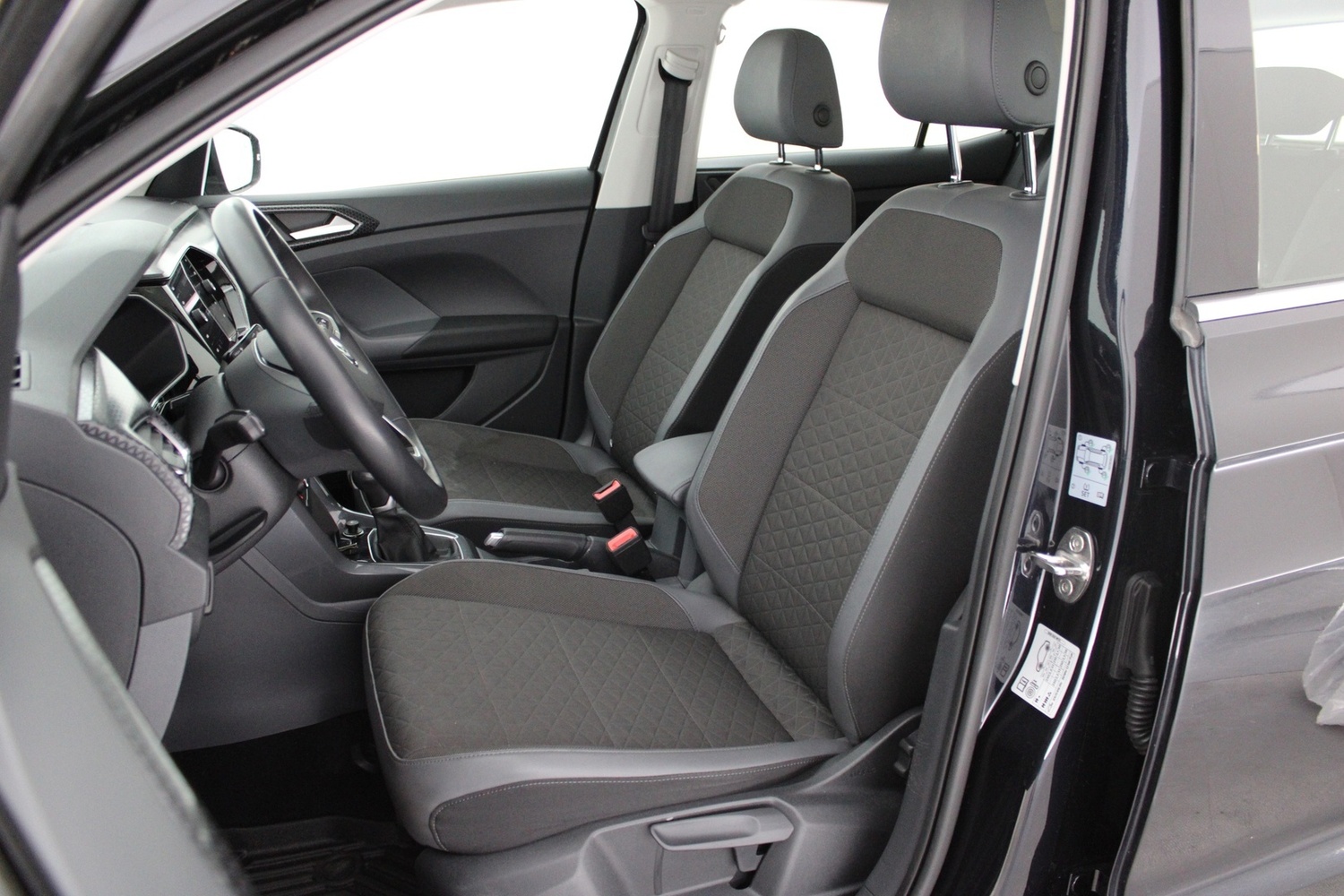 Volkswagen T-Cross vaihtoauto