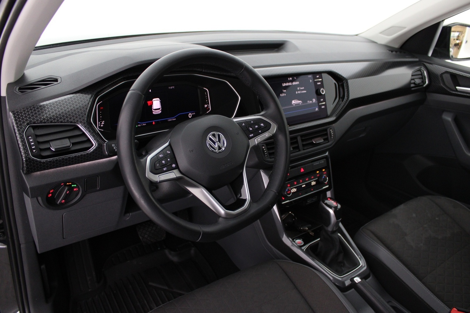 Volkswagen T-Cross vaihtoauto