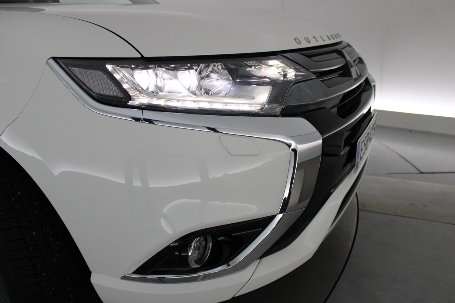 Mitsubishi Outlander PHEV vaihtoauto