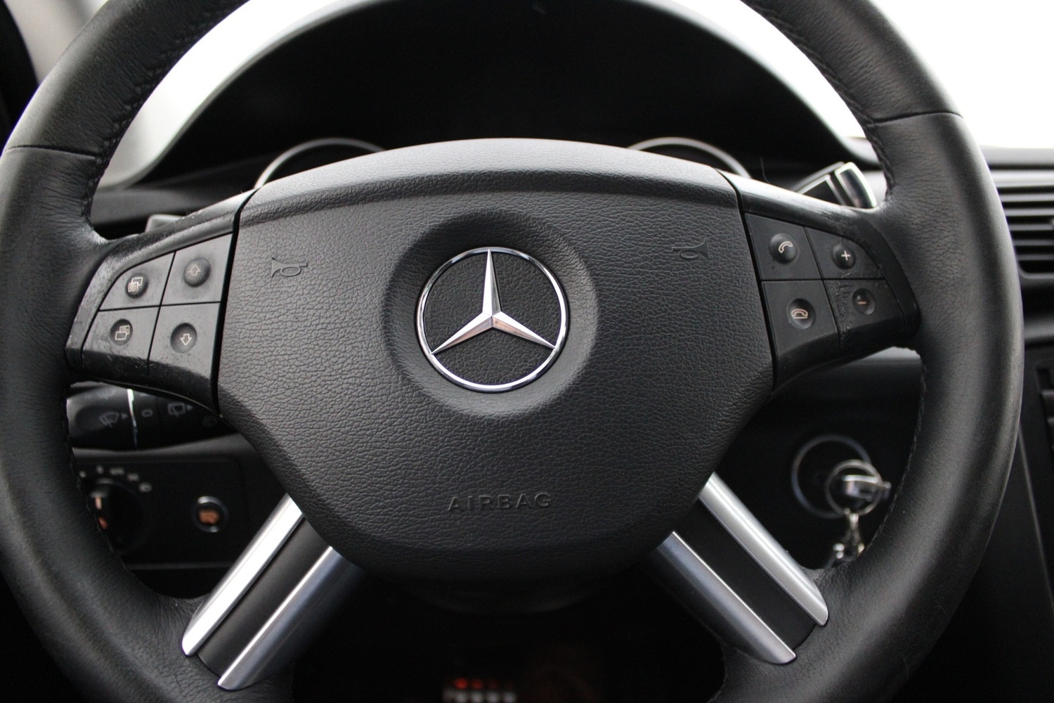 Mercedes-Benz R vaihtoauto