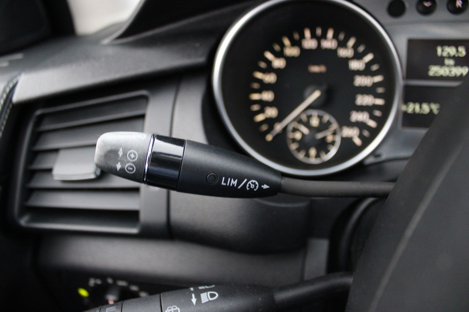 Mercedes-Benz R vaihtoauto