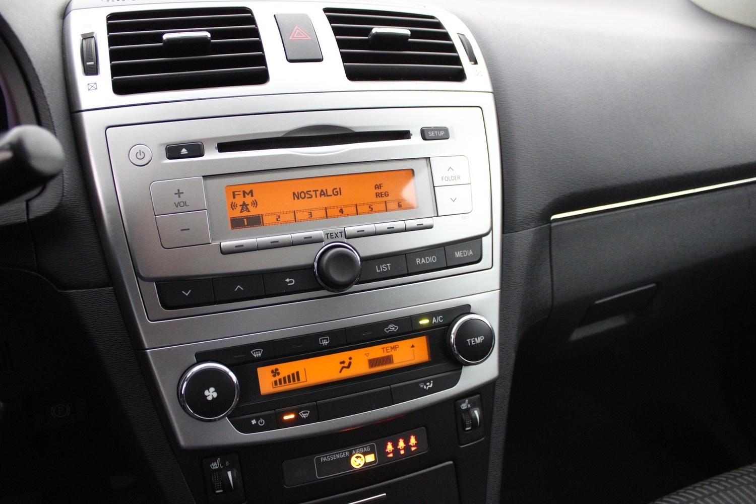 Toyota Avensis vaihtoauto