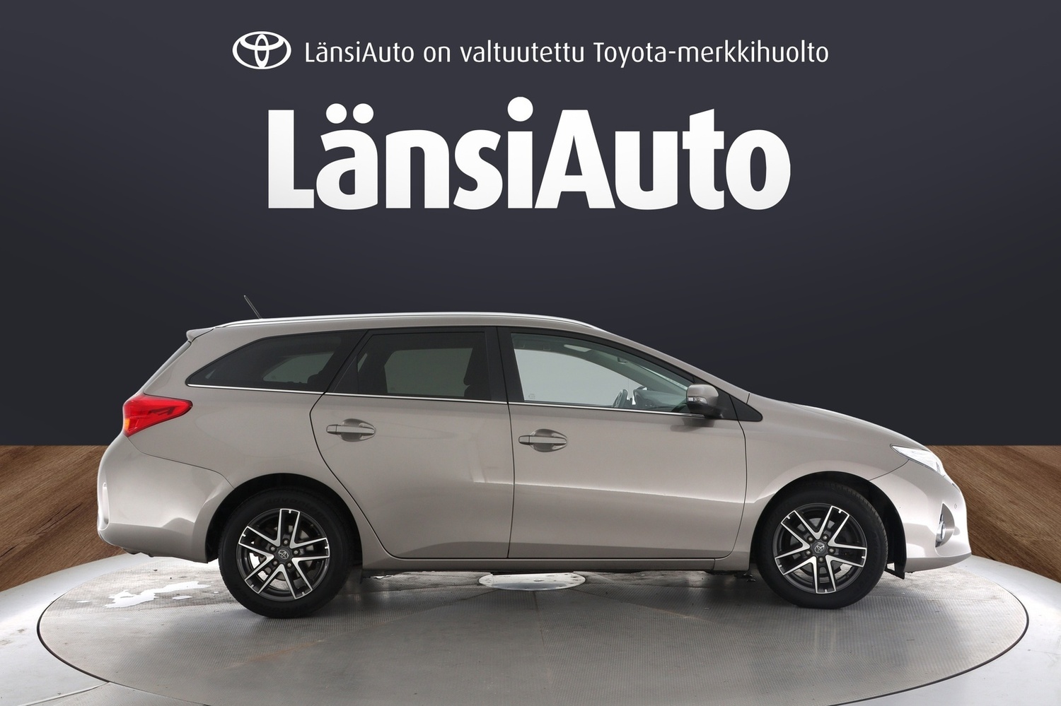 Toyota Auris vaihtoauto