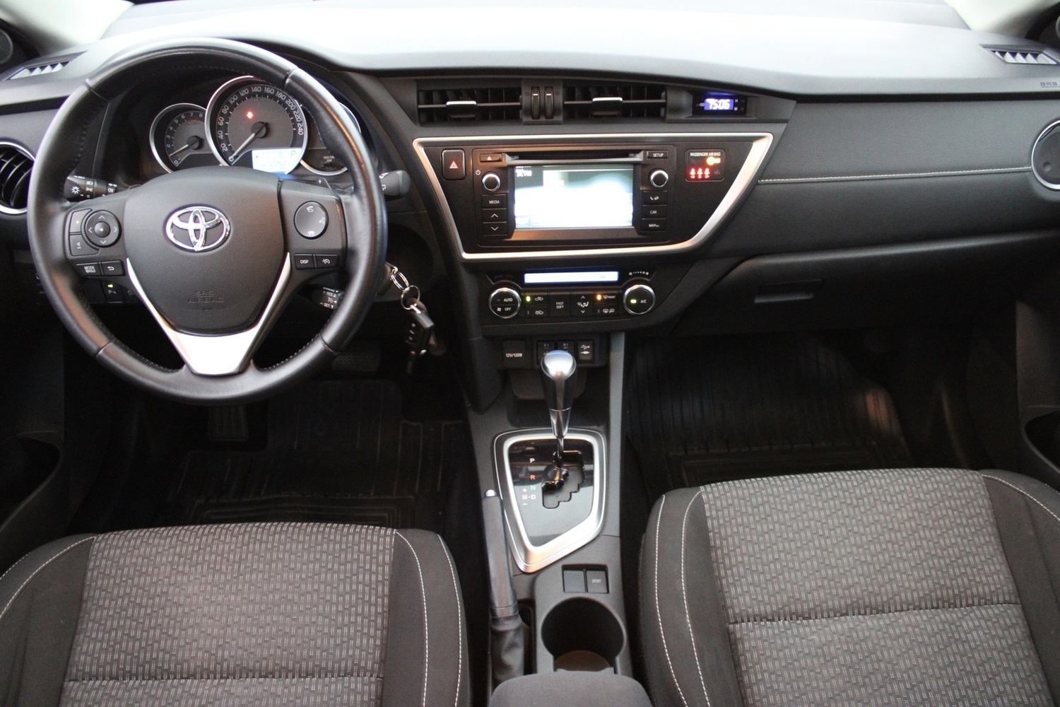 Toyota Auris vaihtoauto