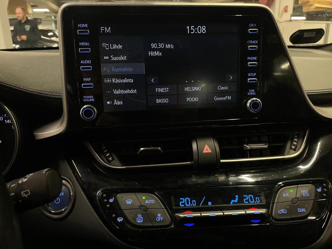Toyota C-HR vaihtoauto