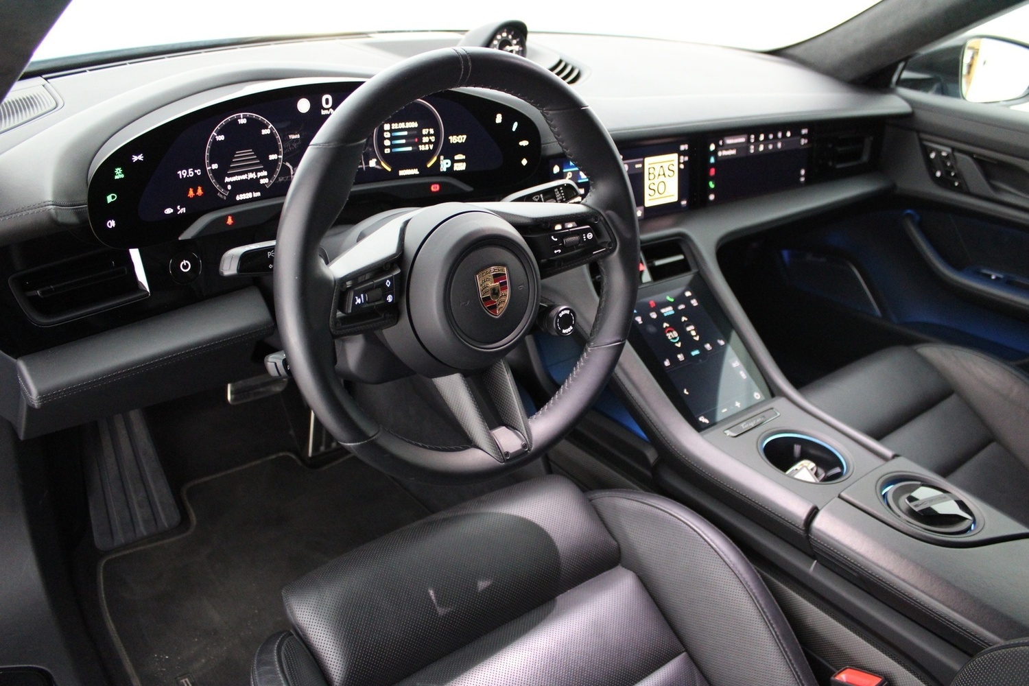 Porsche Taycan vaihtoauto