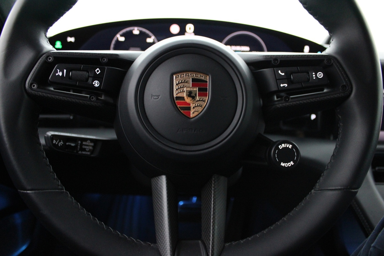 Porsche Taycan vaihtoauto