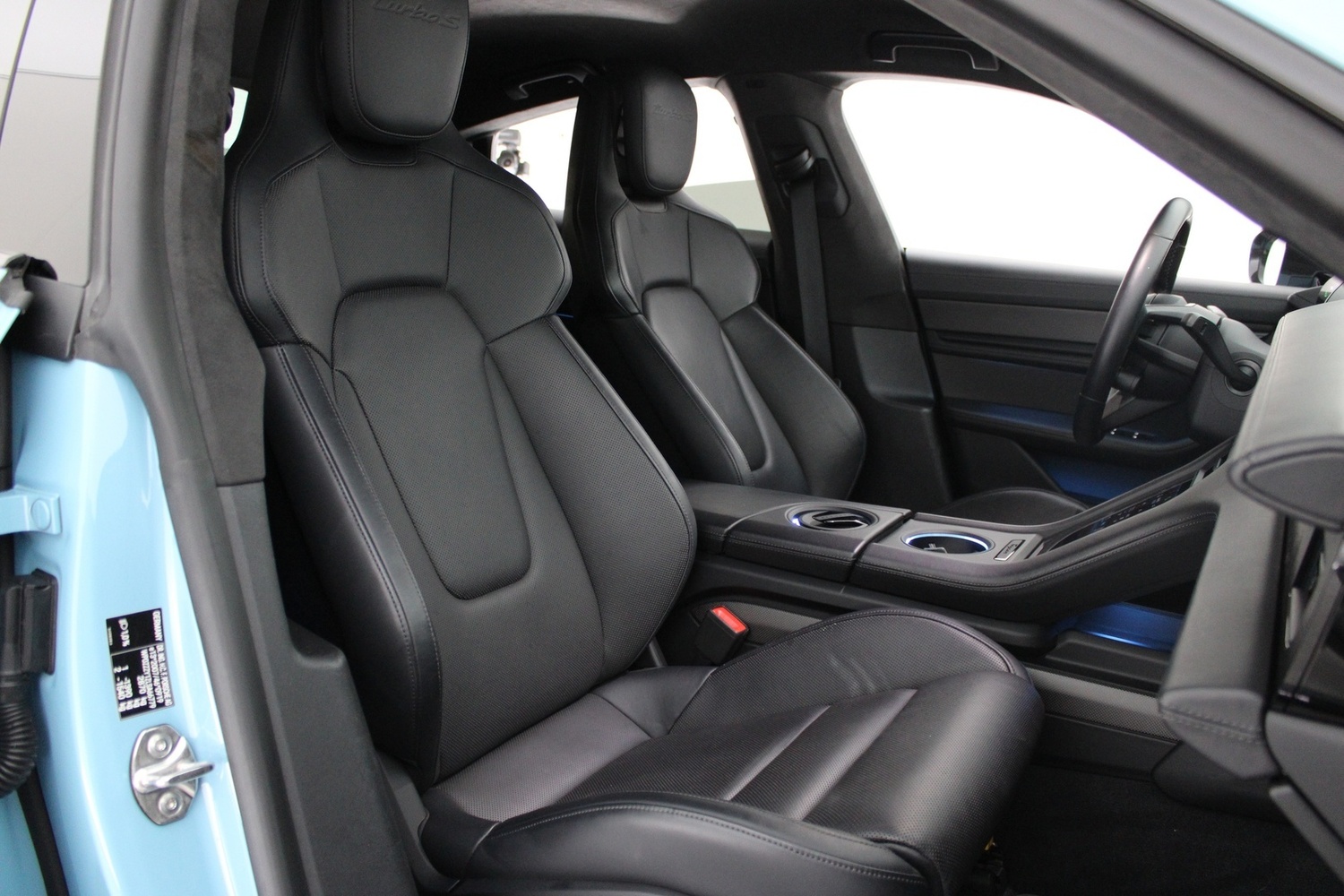 Porsche Taycan vaihtoauto