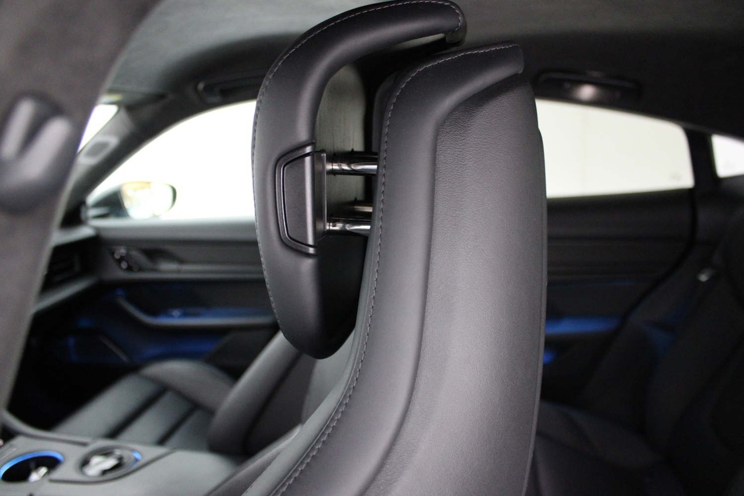 Porsche Taycan vaihtoauto