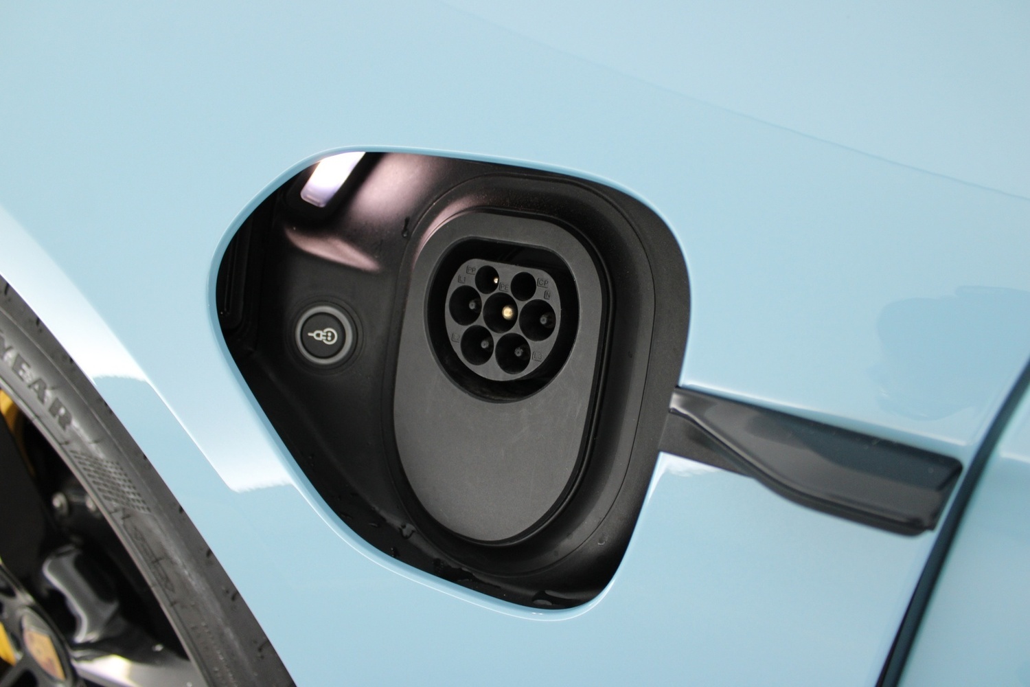 Porsche Taycan vaihtoauto
